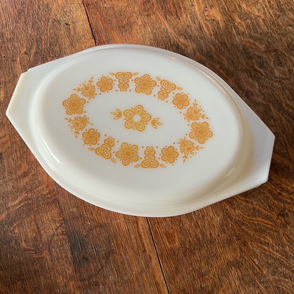 Vintage Yellow Pyrex Casserole Dish Cookware